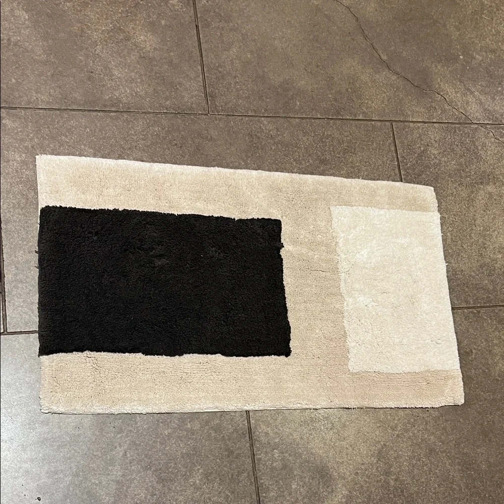 WEST ELM Modern Black and Cream Bath Mat 20” x 34” - brand new without tags!